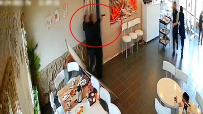 Restoranda dehşet anları kamerada! Eşini öldürüp intihar etti