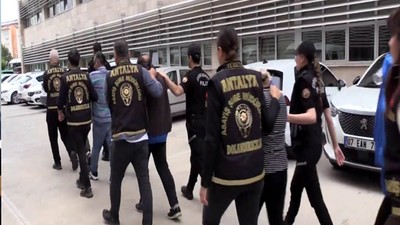 Bakan Yerlikaya duyurdu! 17 ilde dolandırıcılık operasyonu