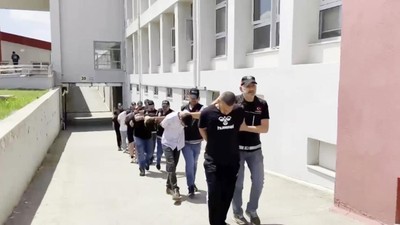 Adana’da zehir tacirlerine geçit yok: Uyuşturucu ve binlerce hap ele geçirildi