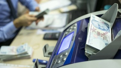 Yalnızca 17, 18, 19, 25 ve 26 Mayıs'ta geçerli! Emekliye erken bayram müjdesi: 4.000 TL ikramiye aynı anda yatıyor!