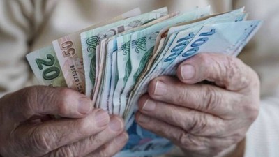 EYT’ye takılanlar için yeni umut! 1800 günle emeklilik kapısı açıldı: Yaş şartı yok, primle emekli olunuyor!