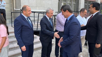 Aksaray Adliyesi'nde bayramlaşma töreni! Yargı mensupları tatil sonrası bir araya geldi