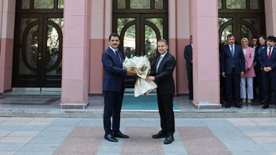 Personel Genel Müdürlüğüne veda etti! Turan Kuloğlu çiçeklerle uğurlandı