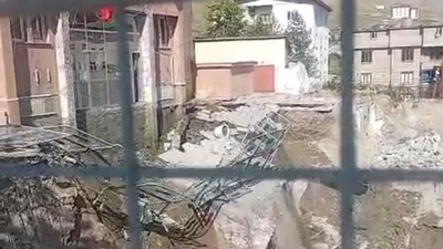 Hakkari'de adliye binasının girişinde çökme