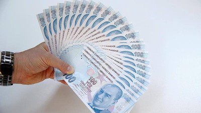 Çalışmaya devam eden emeklilere maaş şoku! 55 yaş üstünü hedef alan kesinti krizi büyüyor