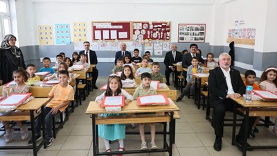 Vali Çalgan ile Başsavcı Bektaş karne heyecanına ortak oldu!