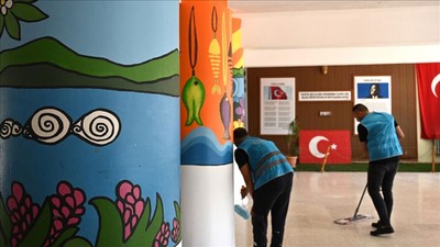 Okulları güzelleştiren yükümlülere Başsavcı Kurtaran’dan ziyaret