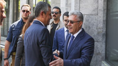 Özgür Özel'den Yargıtay Cumhuriyet Başsavcısı Şentürk'e ziyaret! Mansur Yavaş da eşlik etti