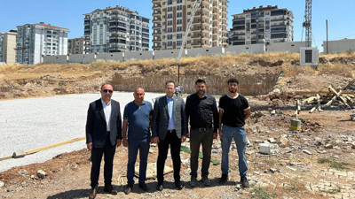 Adliye lojmanlarında ilk beton dökümünü Başsavcı Mete yaptı!