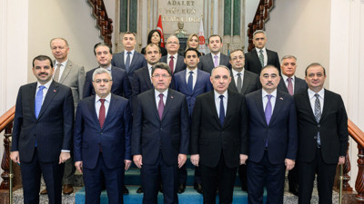 Bakan Tunç, Azerbaycan heyeti ile görüştü!