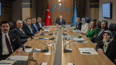 TİHEK'te bayrak değişimi sonrası ilk toplantı! Fahrettin Altun ve üyeler yemin etti