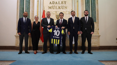 Fenerbahçe Yönetiminden Ankara'ya çıkarma! Yeni sezon formaları takdim edildi