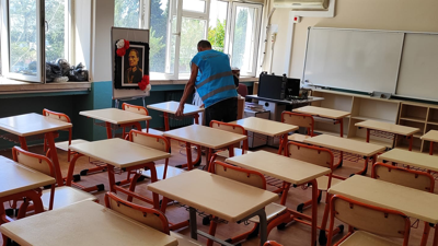 Bandırma'da denetimli serbestlik yükümlülerinden 14 okulda yenileme çalışması