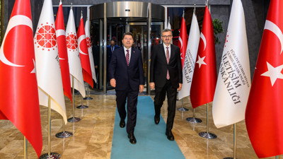 Bakan Tunç ile İletişim Başkanı Duran bir araya geldi