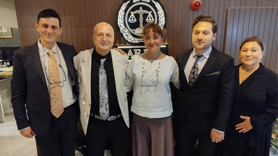 Avukat Fatih Öztürk’ün büro açılışına yoğun katılım! Dostlar bir araya geldi