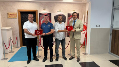 Başsavcı Korkmaz'dan polislere plaket! "Çok büyük sorumluluk yüklendiler"