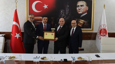 Birinci sınıfa ayrılan hâkim ve savcılar için tören! Başsavcı ve Komisyon Başkanı plaket takdim etti!
