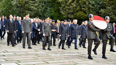 Ankara’nın başkent oluşunun 102. yılı için Anıtkabir’e ziyaret