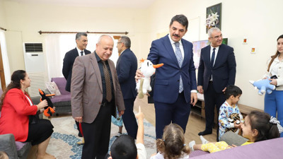 Başsavcı Altuğ Kürşat Şahin Çocuk Evleri Sitesi'nde! Hakim ve savcılarla oyuncak dağıttı