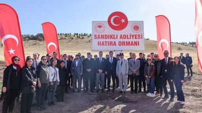 Sandıklı Adliyesi’nden örnek proje: Bir Kitap, Bir Fidan