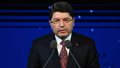 Deprem bölgesindeki yargılamalarda son durum ne? Bakan Tunç, rakamları paylaştı