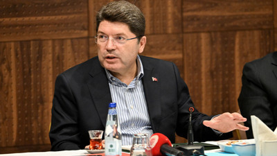 Bakan Tunç, kritik toplantıda basın mensuplarıyla buluştu!