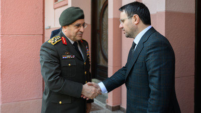 Genelkurmay Başkanı Selçuk Bayraktaroğlu Bakan Gürlek'i ziyaret etti