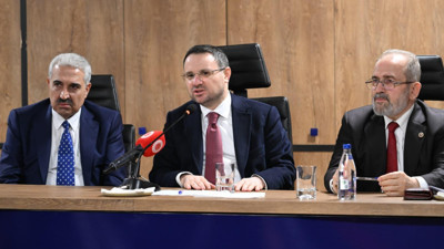 Bakan Gürlek Diyarbakır’da AK Parti ve MHP İl Başkanlıklarını ziyaret etti