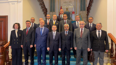 Yargıda Birlik Derneğinden Bakan Gürlek'e ziyaret... Hazırladıkları kanun tasarısını ilettiler