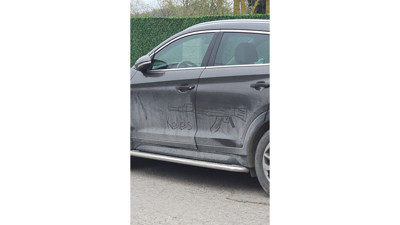 Şile'de okul önündeki araçta 'keleş' figürü çizildi! Araç sahibi ve oğluna gözaltı