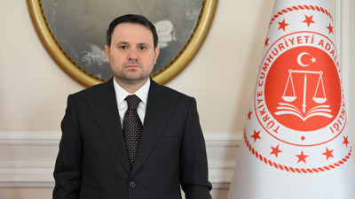 Bakan Gürlek: "Yapay zeka avukatlık müessesesine alternatif olarak değerlendirilemez"