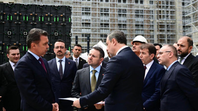Bakan Gürlek yapımı devam eden Ankara Adalet Sarayı'nı inceledi