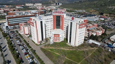 Bıçak parası skandalı: ADÜ Hastanesi'nde profesör ile sekreteri gözaltında