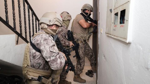 Vatandaşların banka hesaplarını çalıyorlardı: Hepsi kıskıvrak yakalandı