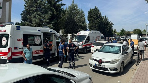 Adliye binanın önü savaş alanına döndü: Çok sayıda yaralı var