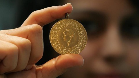 Altında zirve alarmı: Dev bankalar 4.000 dolara kilitlendi, gram altın rekora hazırlanıyor!