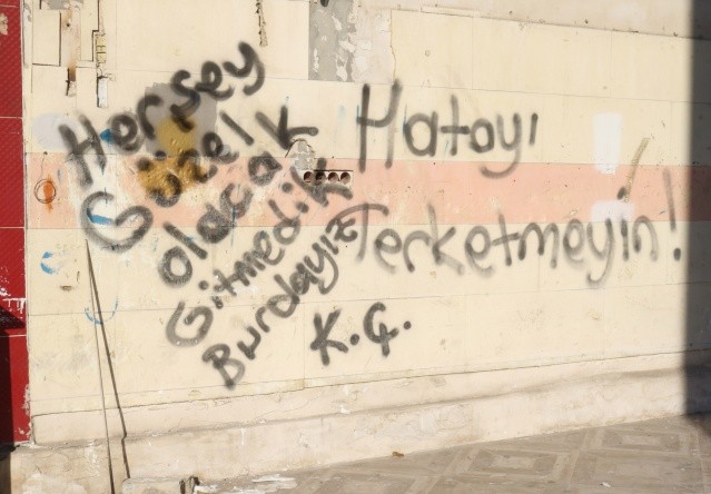 Yıkık şehir Hatay’da umut yeşerten duvar yazıları: Yıkılma, biz varız - Resim: 6