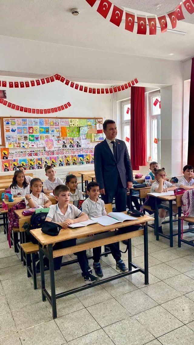 Başsavcı Karaköse, her şeyin başladığı yerde! Minik yüreklere ilham aşıladı - Resim: 4