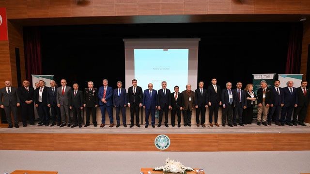Balıkesir’de idare hukuku sempozyumu! - Resim: 1