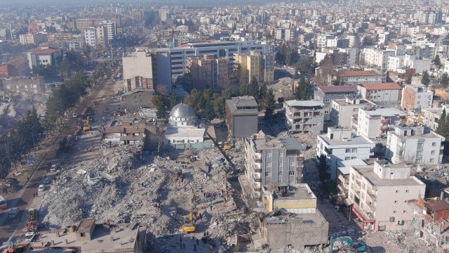 Küçük bedenlerin sınırları aşan koca yüreği! Çocuklardan depremzedelere duygulandıran notlar - Resim: 2