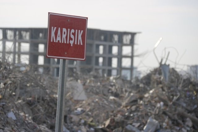 Binalar gitti, tabelalar geldi! Diyarbakır'da içler acısı görüntü - Resim: 4