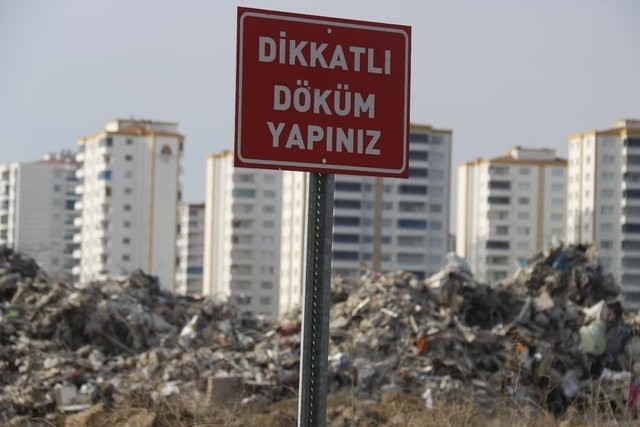 Binalar gitti, tabelalar geldi! Diyarbakır'da içler acısı görüntü - Resim: 5