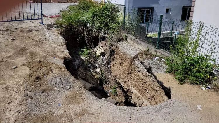 İstinat duvarı davası! Bina sakinleri tedirgin - Resim: 2