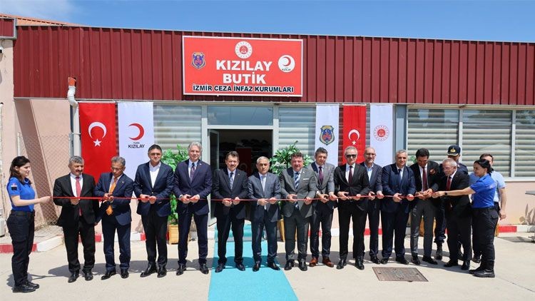 Aliağa Cezaevi’nde ‘Kızılay Butik’ açıldı! Başsavcı Yeldan kurdeleyi kesti - Resim: 1