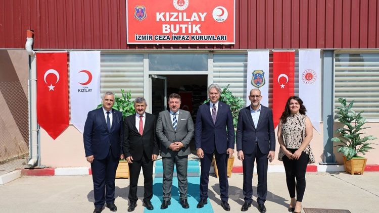 Aliağa Cezaevi’nde ‘Kızılay Butik’ açıldı! Başsavcı Yeldan kurdeleyi kesti - Resim: 2