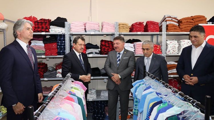 Aliağa Cezaevi’nde ‘Kızılay Butik’ açıldı! Başsavcı Yeldan kurdeleyi kesti - Resim: 4