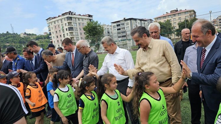 Arhavi Savcısı Ateş, futbol şenliği için sahadaydı - Resim: 2