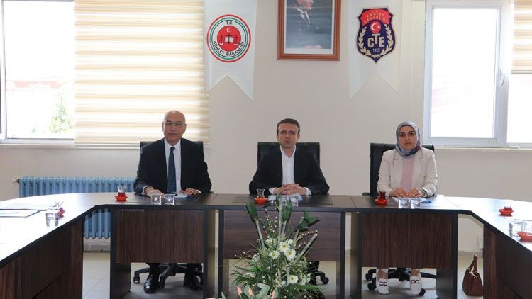 Başsavcı Demirdaş başkanlığında bağımlılıkla mücadele toplantısı - Resim: 1