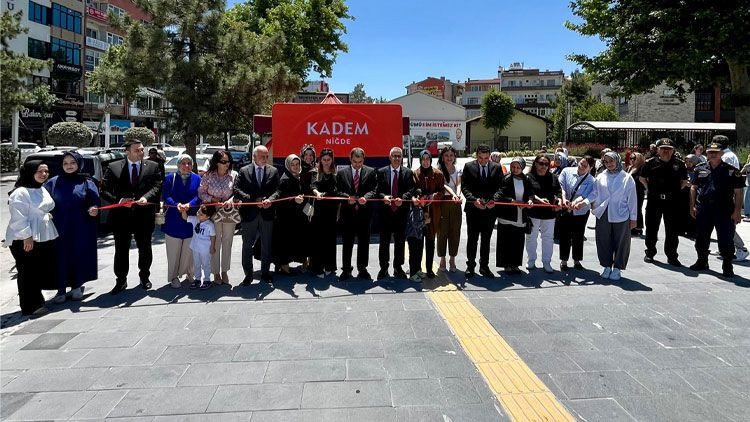 Başsavcı Süren ve Komisyon Başkanı Ünlü kadın emeği sergisine katıldı - Resim: 1