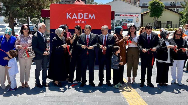 Başsavcı Süren ve Komisyon Başkanı Ünlü kadın emeği sergisine katıldı - Resim: 2